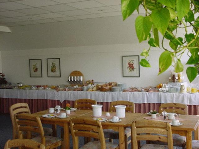 Neustaedter Hof Hotel Garni Neustadt am Rübenberge Екстериор снимка