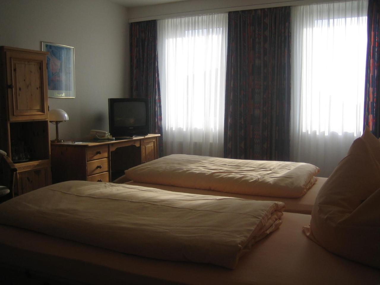 Neustaedter Hof Hotel Garni Neustadt am Rübenberge Екстериор снимка